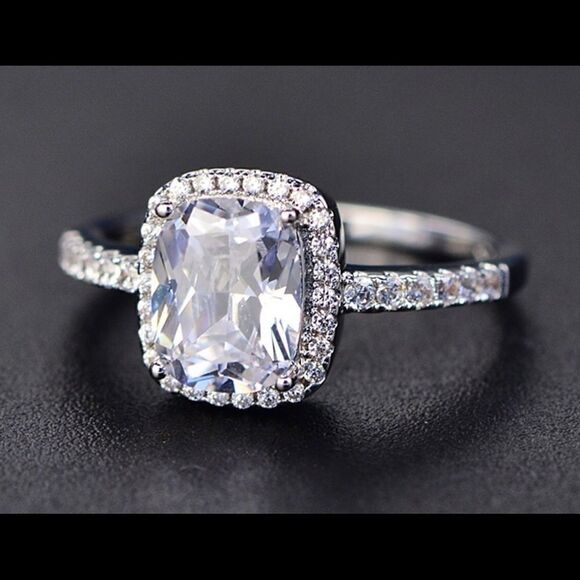 Beautiful Halo CZ Diamond Ring - Picture 2 of 3